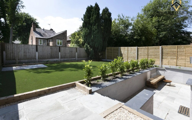 ✰OnPoint- MASSIVE House, PERFECT Location-Parking✰
