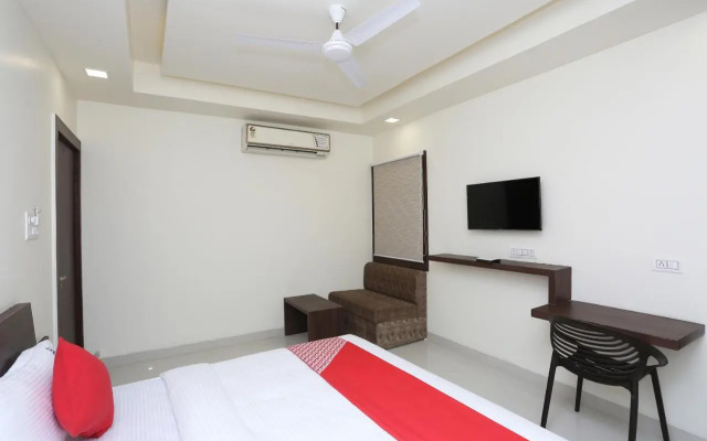 OYO 24707 Comfort Inn by OYO Rooms