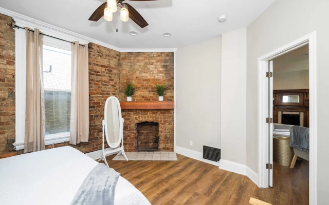 Ludlow Lodge w/ City Views