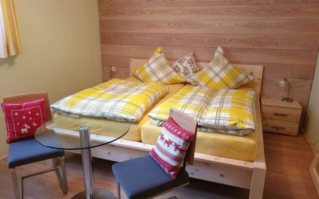 Holiday Apartment in the Rose Garden