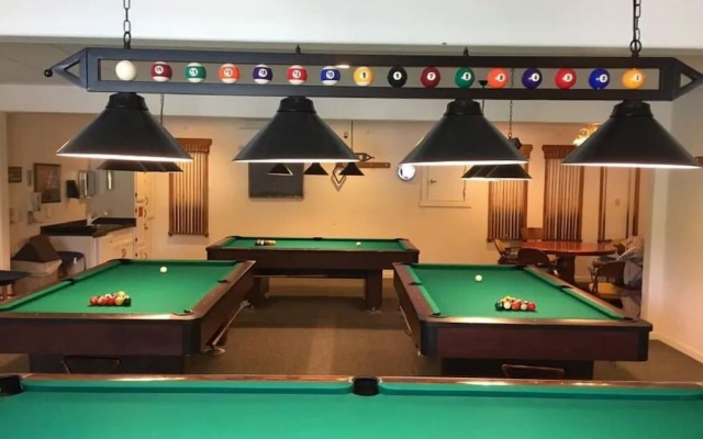 Designer Home In Saint Catherine