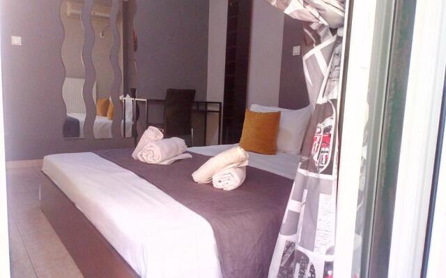 Bright Apartment 40 sqm Port of Piraeus OLP