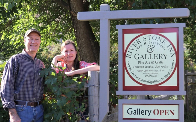 River Stone Inn & Gallery