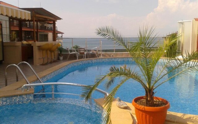 Family Hotel Perla