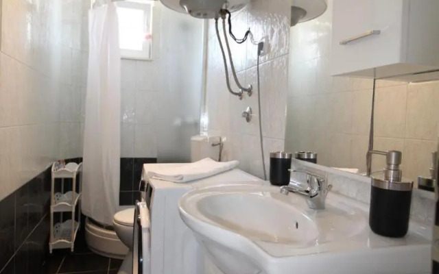 Apartment Matijas, 3 bedroom apt with terrace and PARKING