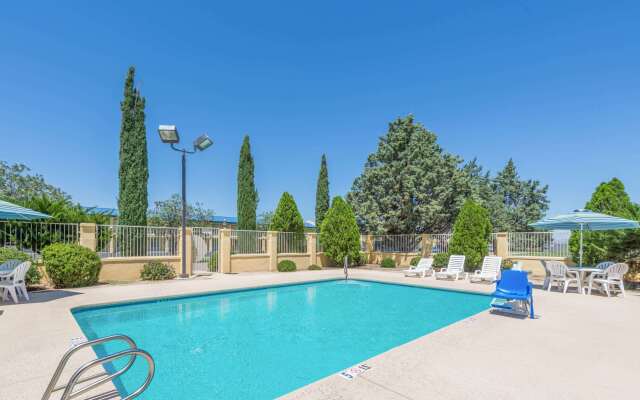 Days Inn by Wyndham Deming