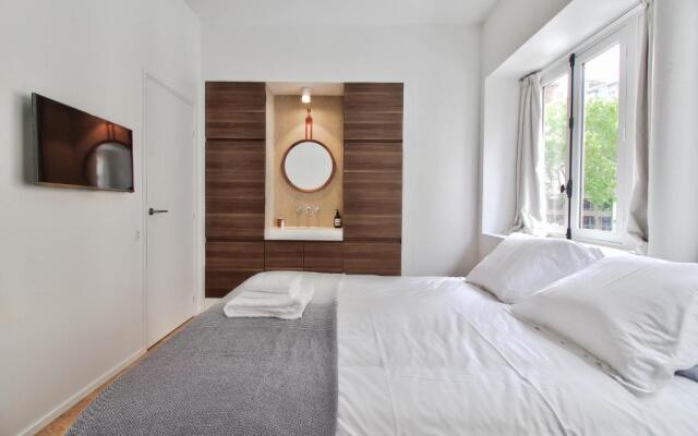 Louvre Luxury apartment