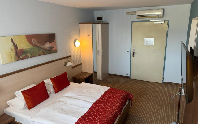 Famulus Hotel