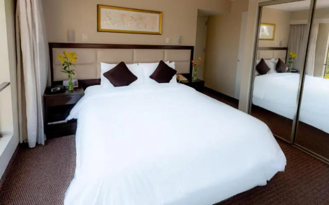 Roosevelt Hotel & Suites