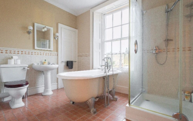 The Prince George Townhouse - Gorgeous 5bdr Townhouse