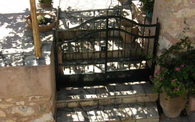 El Greco Traditional Houses