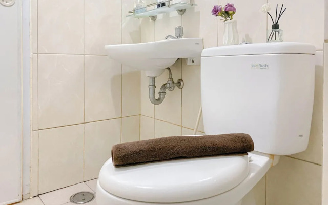 Comfort 2BR Apartment at Springlake Summarecon Bekasi