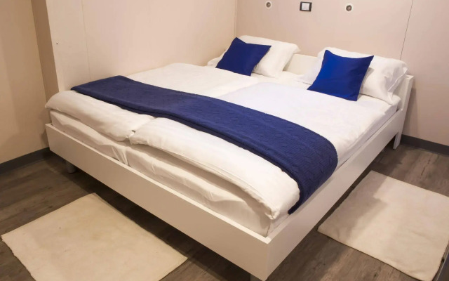 Botel Marina - Hostel