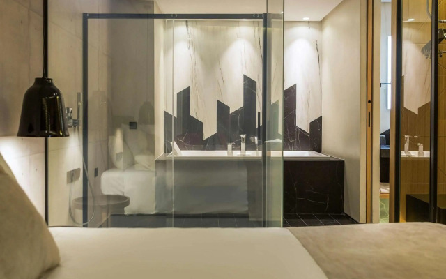 Hotel ILUNION Valencia 4