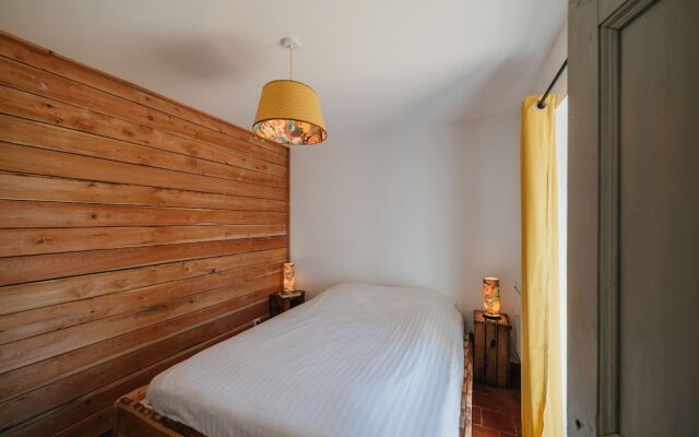 La Petite Maison Basse Corréo