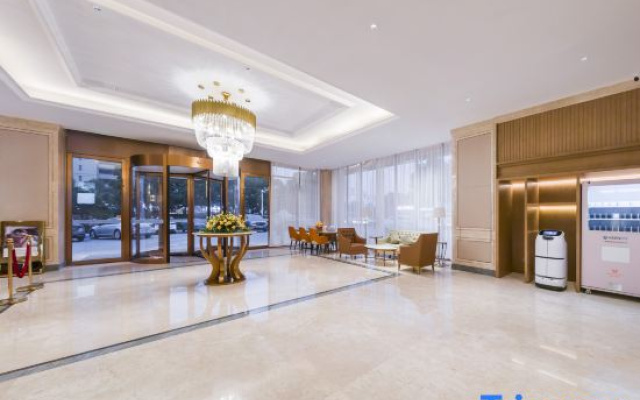 Vienna Hotel (Haian Chengdong Town Branch)