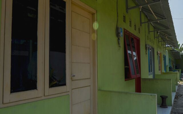 OYO Life 93382 Gajayana Kost Female Only Syariah