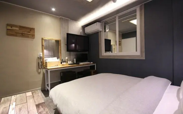 Gumi Indong Hotel Comma