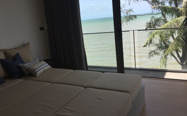 Baan Sandbox Pattaya Beachfront Villa