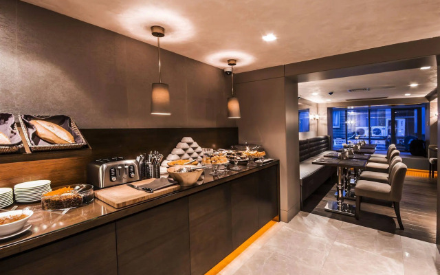 The New Hotel Zeybek