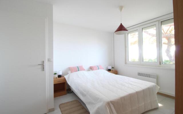 Appartement rénové 2 chambres les pieds dans l'eau