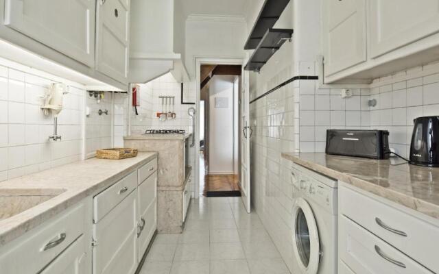 Bmyguest Arroios Central Apartment