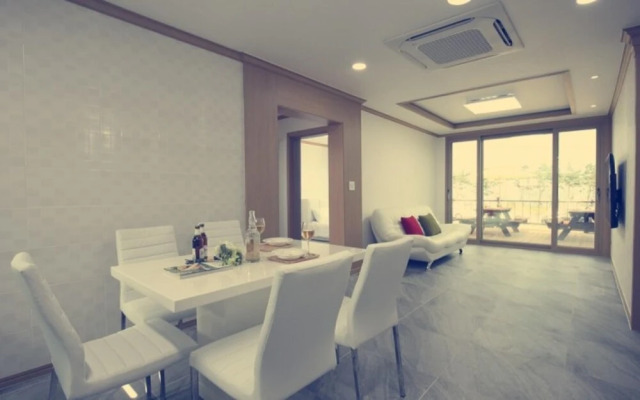 Pohang Cassis Pool Villa
