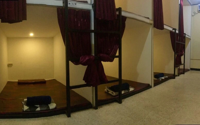 Manado Pod House - Hostel