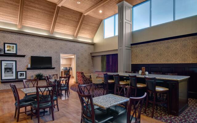 Hampton Inn & Suites Williamsburg-Richmond Rd.