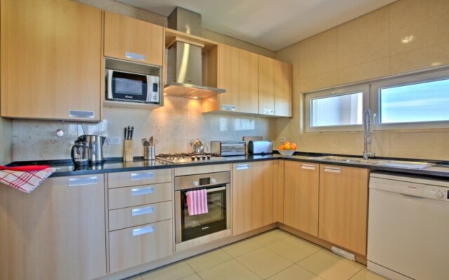 Inviting 1-bed Beach Apartment in Albufeira