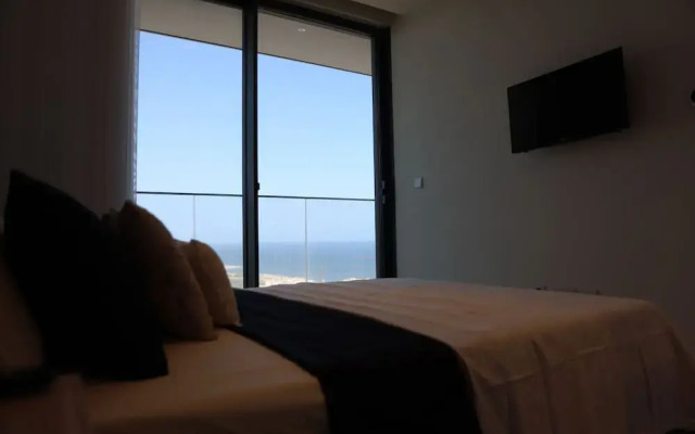 Luxury High Floor Suite Mercury Towers