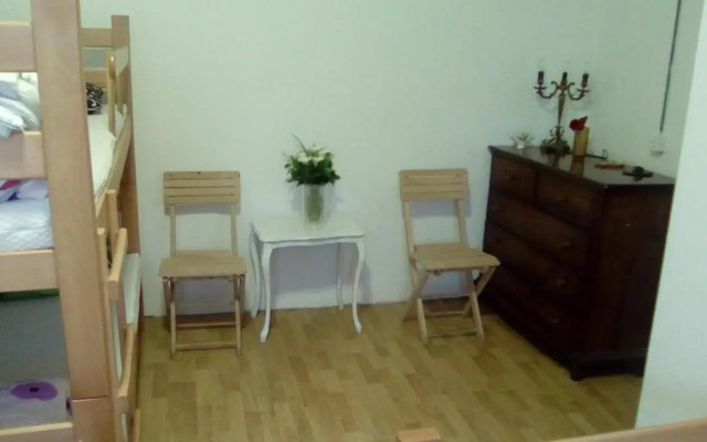 Hostel Jellostone