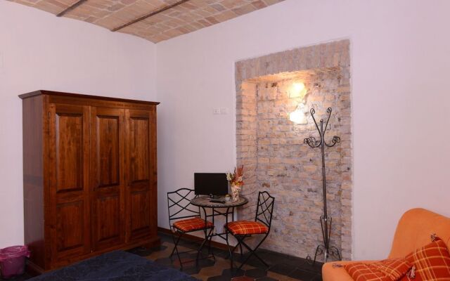 All'Ombra del Cupolone