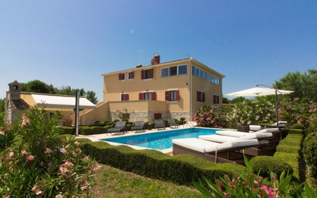 Holiday house Kova - private pool: Liznjan. Istria