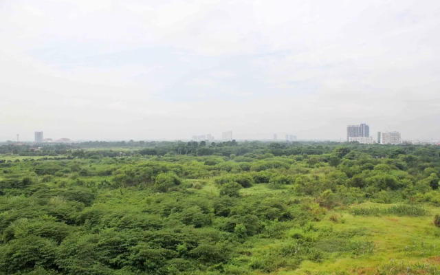 Cozy And Tidy Studio At The Enviro Apartment
