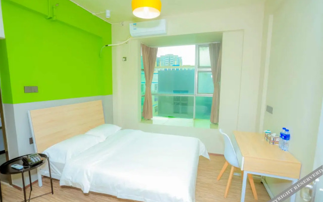 Blueberry Hotel (Shenzhen Bao'an International Airport Fuyong Subway Station)
