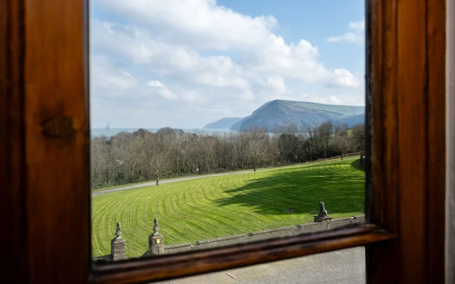 Watermouth Castle, Harbour Apartment