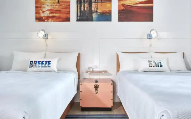 Universal's Endless Summer Resort - Dockside Inn and Suites