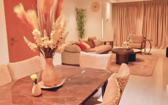 Purple Lavender Court Apartment