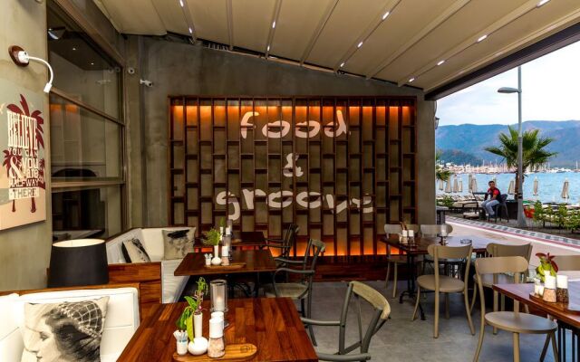 Reis Beach Hotel&Restaurant