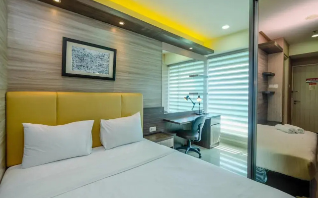 Comfortable Studio Room At Grand Kamala Lagoon Apartment