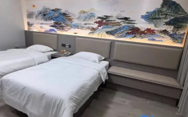 Shuanghua Huishang Business Hotel