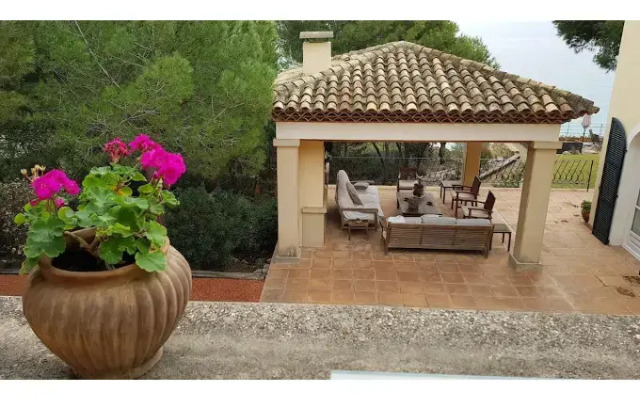 Guest house of Villa Tamarit