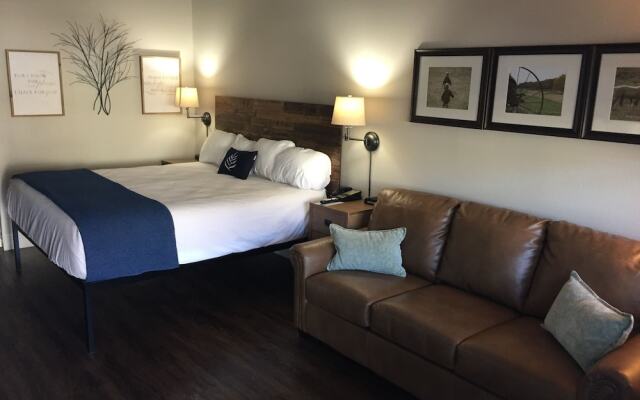Pinemark Inn & Suites