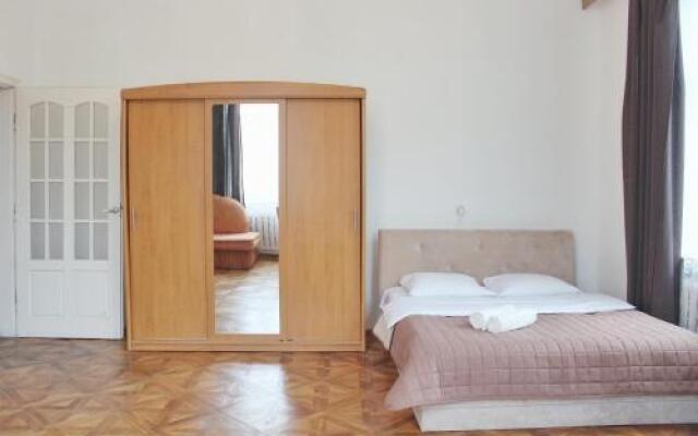 Apartments on Yaroslava Mudrogo street 27