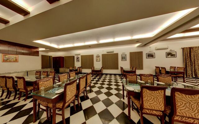 Hotel Shilton by Royal Collection