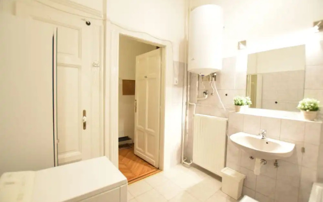 Budget Apartment by Hi5 - FehÃ©rhajÃ³