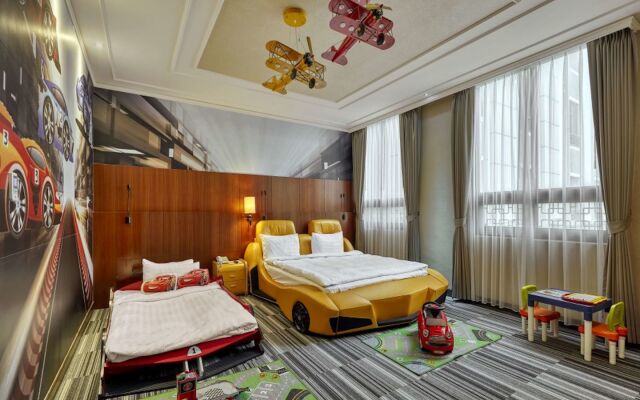 Golden Tulip - Aesthetics