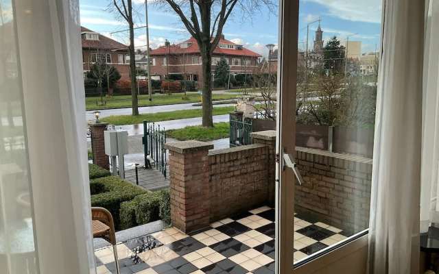 Plato by Hofstad Studios