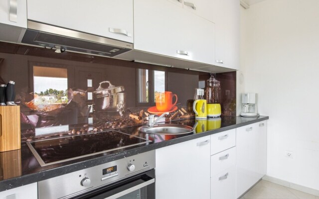 Enticing Apartment in Vir near Sea Beach